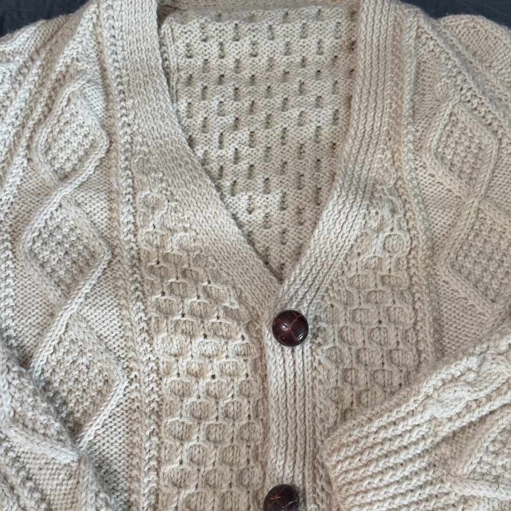 Hand Knit Button Irish Wool Aran Cardigan fisherman - Picture 3 of 9